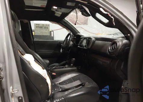 2019 Toyota Tacoma Trd Sport z USA, uszkodzony, nr VIN 3TMCZ5AN8KM215510